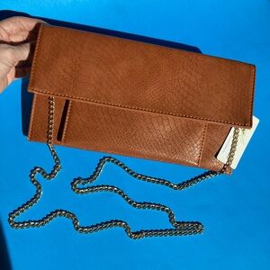 NWT Snakeskin (faux) Print Clutch Purse with Removable Chain